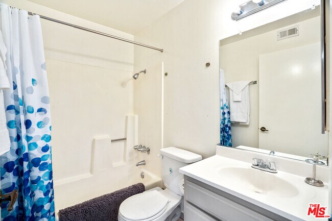 Photo - 3600 Bagley Ave Unit #206