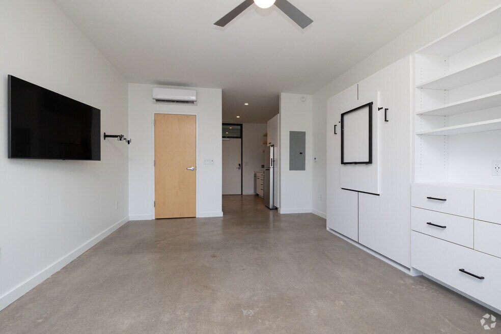Studio - 410SF - River & Rails
