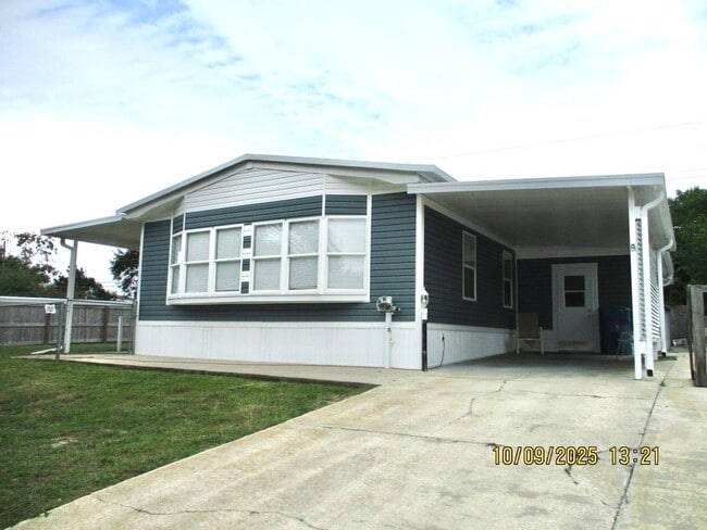 Building Photo - Charming 2-bedroom, 1-bathroom home locate...