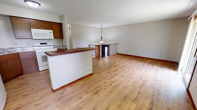 Photo - 2101 Bradley St