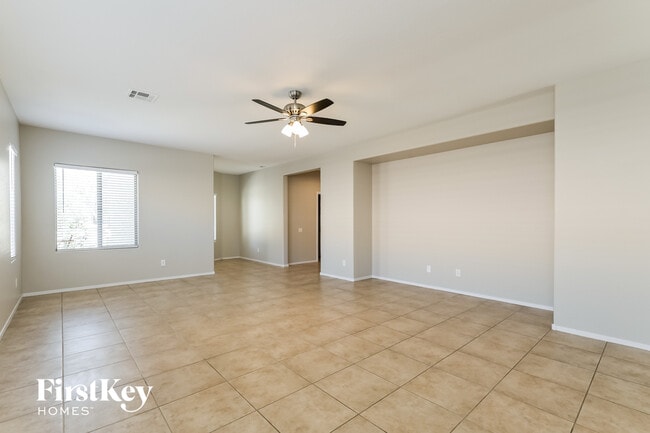Photo - 2673 Rue Toulouse Ave