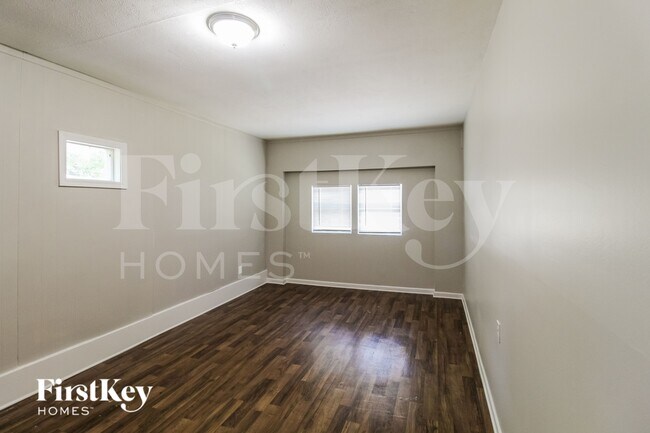 Photo - 1021 Meadowbrook Ln NW
