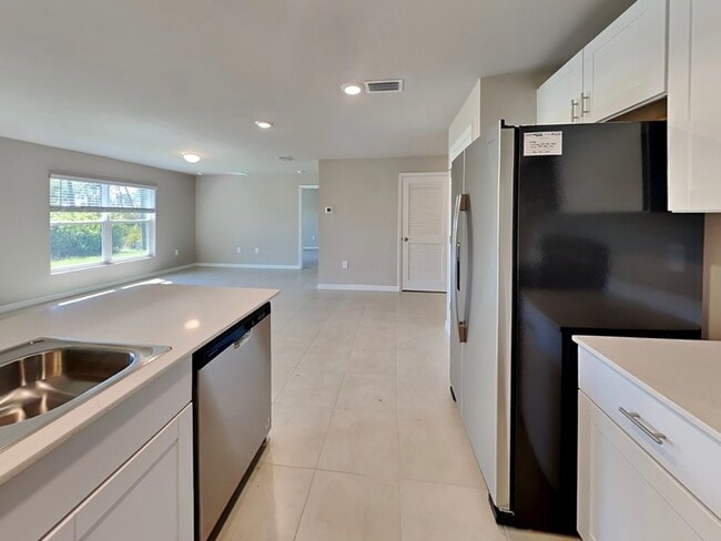 Photo - 4731 Gillot Blvd