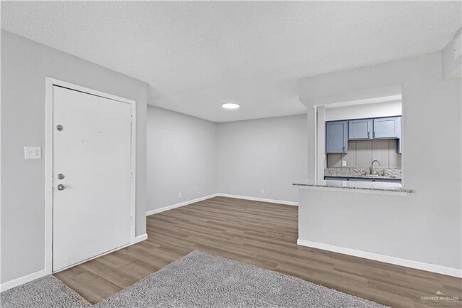 Photo - 16 Barnard Rd Unidad A-13