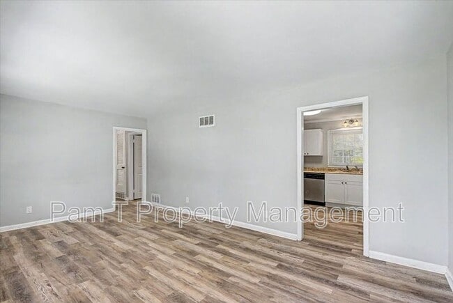 Photo - 1719 E 59th St