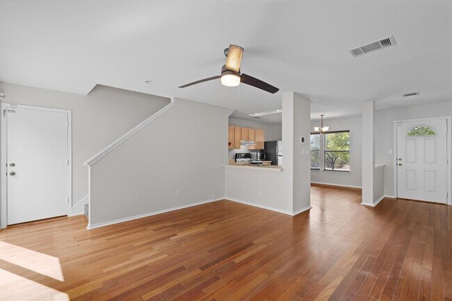 Photo - 1512 Curameng Cove