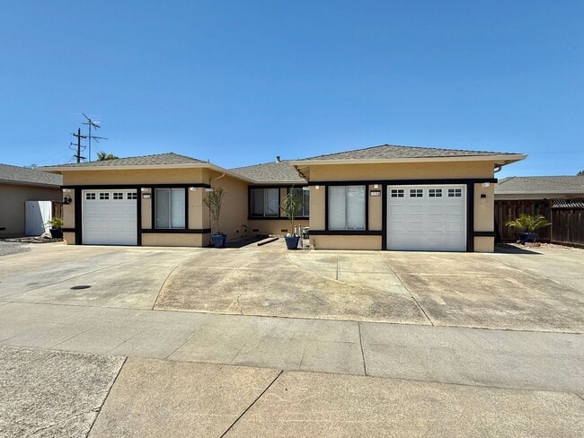 Building Photo - Willow Glen/Cambrian duplex - Beautifully ... Rental