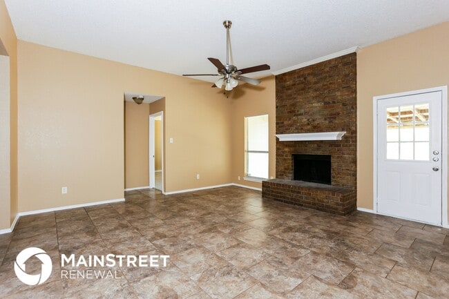 Photo - 1632 Hunting Green Dr