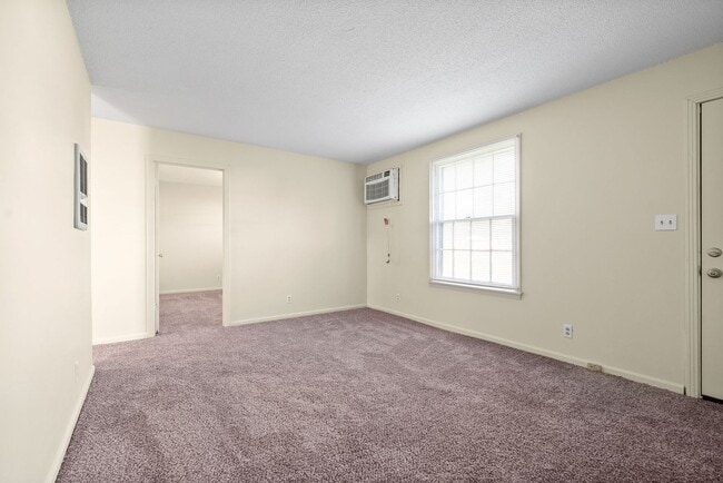 Building Photo - Tandy Drive-122 Unit 122B