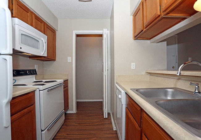 Spicewood Springs Apartment Homes