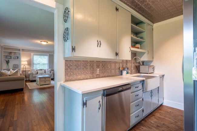 Photo - 2721 Azalea Dr