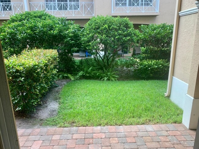 4805 Sawgrass Breeze Dr