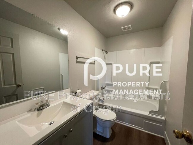 Photo - 18411 E Burnside St Condo Unit 113