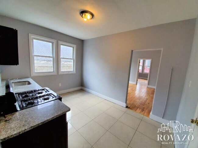 Photo - 356 Wainwright St Unit 2L