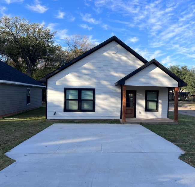 Building Photo - 735 E Gandy St Rental