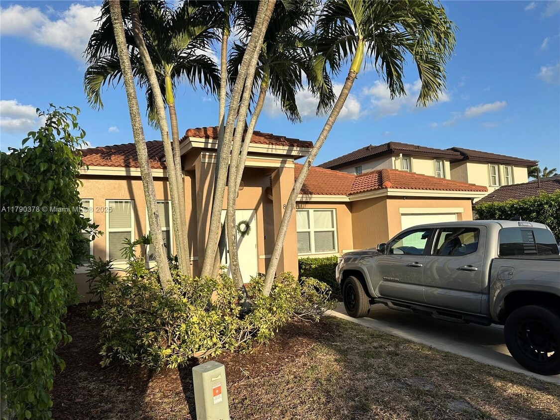 Photo - 8201 SW 163rd Pl (Miami, FL)