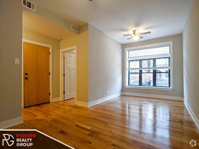 Building Photo - 625 W Oakdale Ave Rental