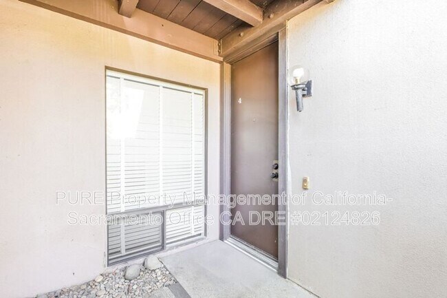 Photo - 2229 Woodside Ln