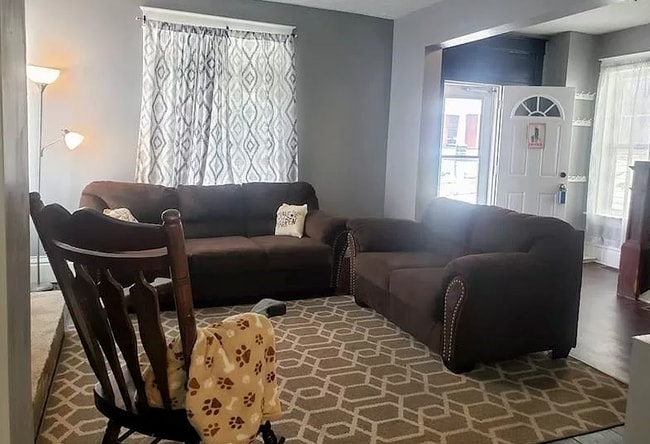 Photo - 231 N Elm St
