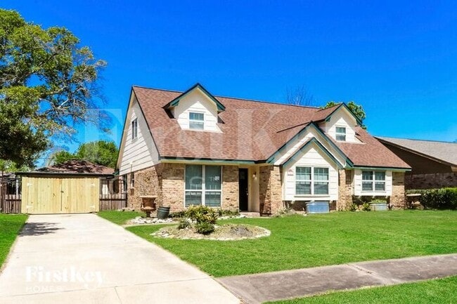 Photo - 307 Coronation Dr
