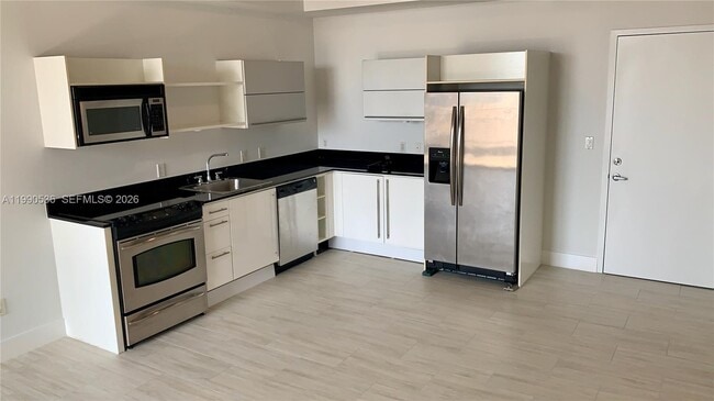 Photo - 690 SW 1st Ct Unidad 2725