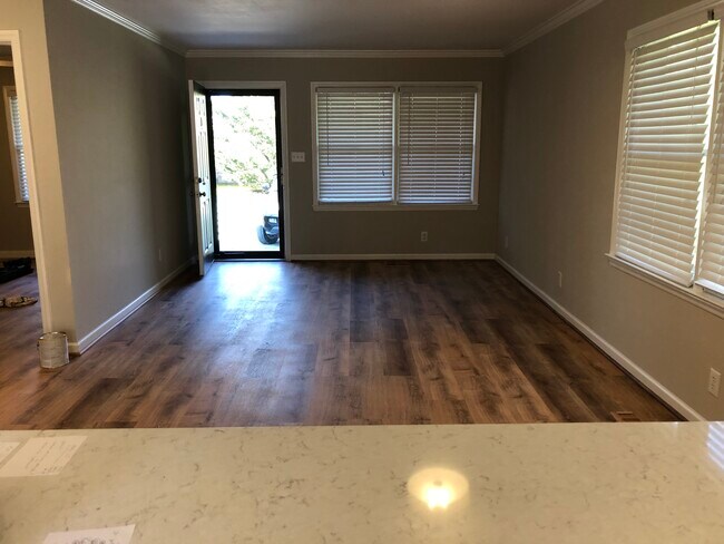 Photo - 901 N Greensboro St