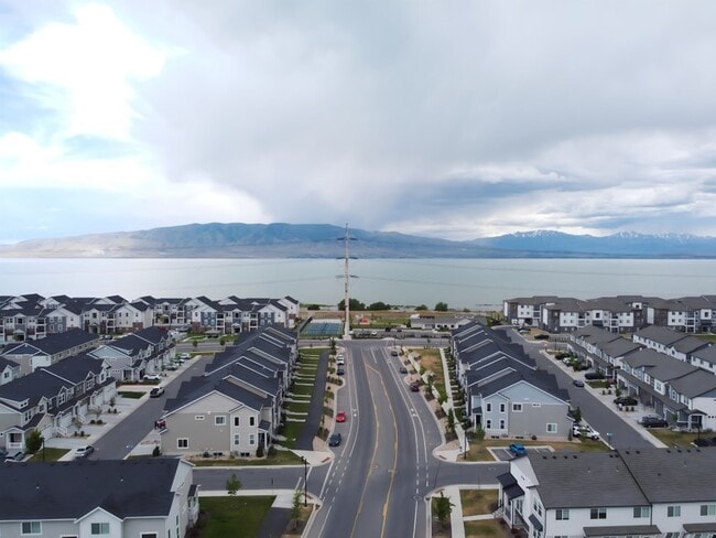 Photo - 742 N 260 W