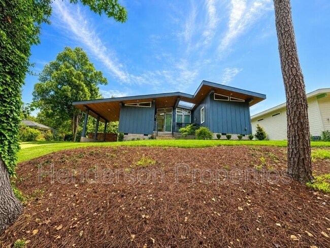 Building Photo - 3016 Sudbury Rd