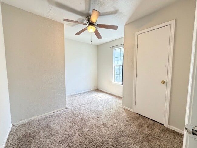 Photo - 321 Huntington St