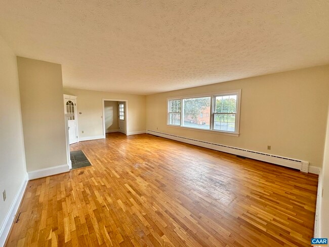 Photo - 68 Tanbark Dr