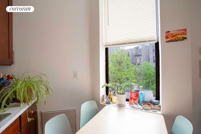 Photo - 194 Vernon Ave