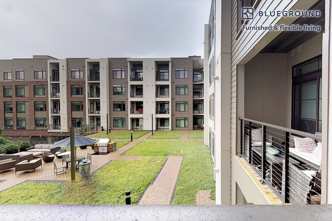 Photo - 240 E Shore Rd Unidad FL5-ID2388A