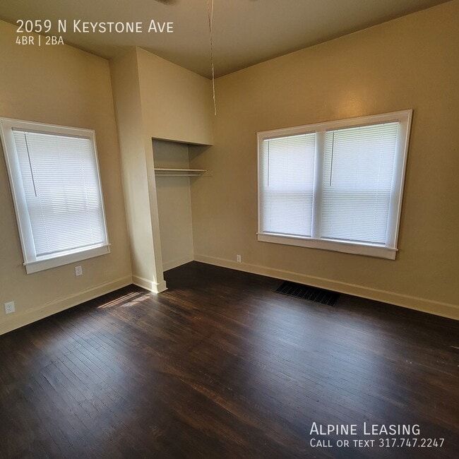 Photo - Quiet, dead-end street