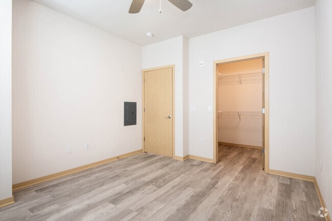 1HAB, 1BA - 711 ft²