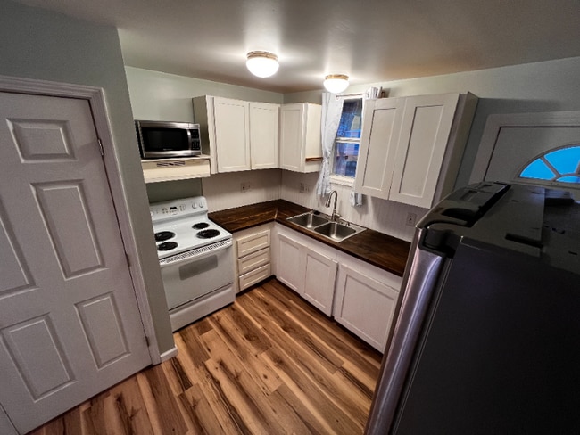 Photo - 6915 W Main St