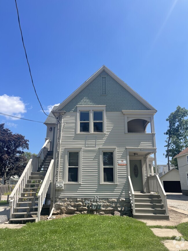 Building Photo - 852 Elmwood Ave Rental