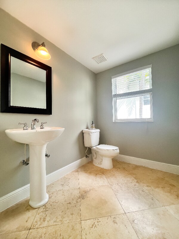 Photo - 1045 SW 9th Ct