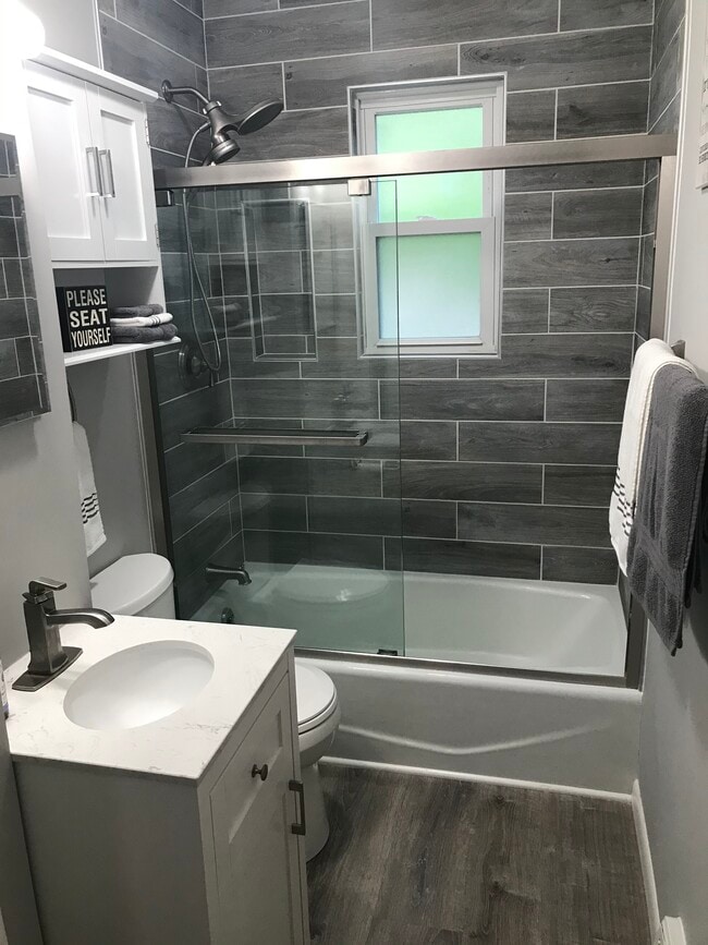 Photo - 2634 N Bartlett Ave Unit Lower