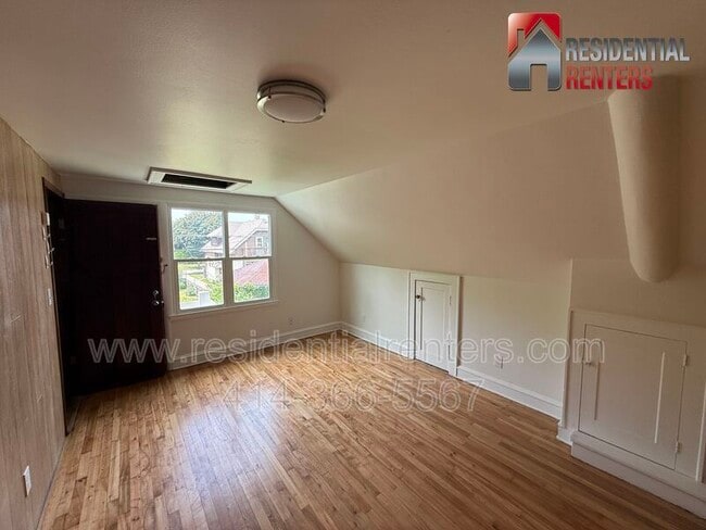 Photo - 3031 N 60th St Unit Upper
