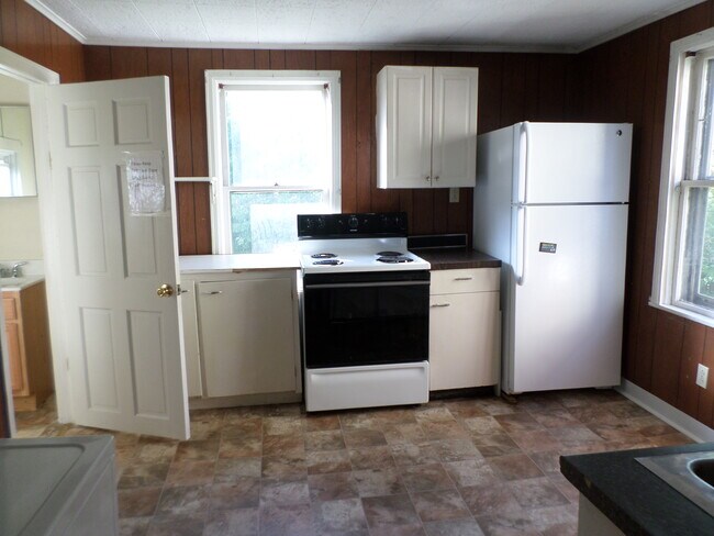 140 Colchester Ave