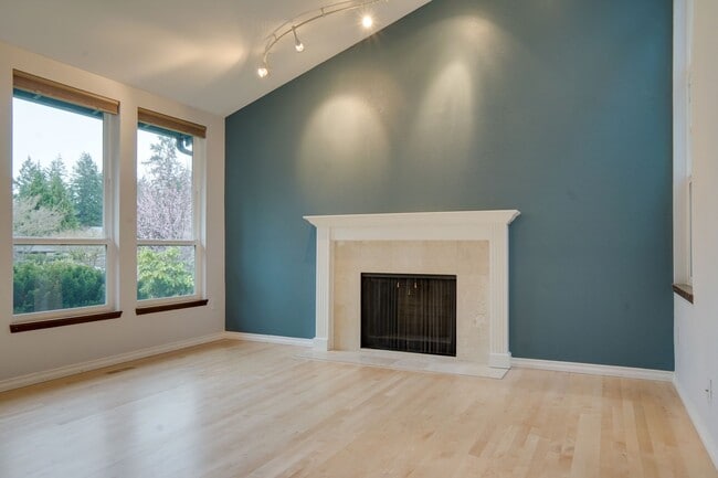 Photo - Kent Tri-level home