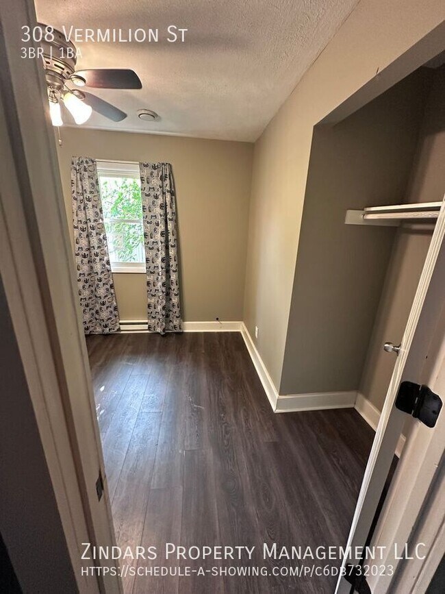 Photo - 308 Vermilion St House