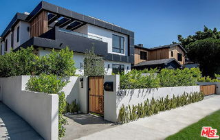 Photo - 6201 Lindenhurst Ave