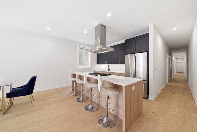 Photo - 2143 W Adams St