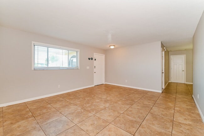 Photo - 324 SE 17th Pl