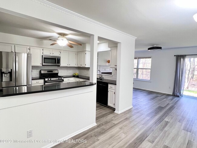 Photo - 430 Indigo Ct