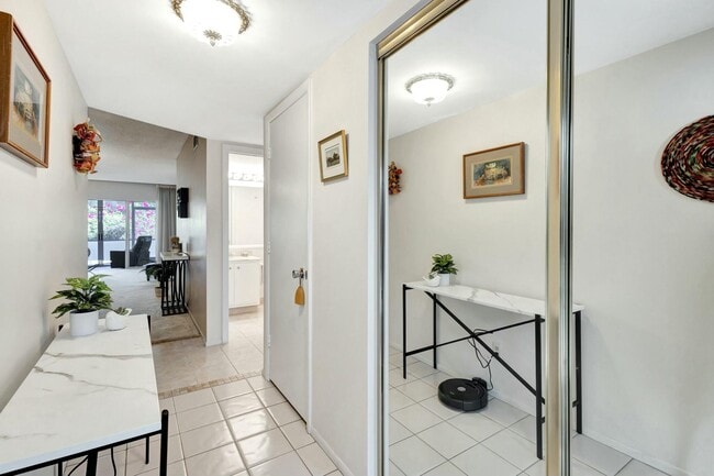 Photo - 2320 SW 22nd Ave Unit 211