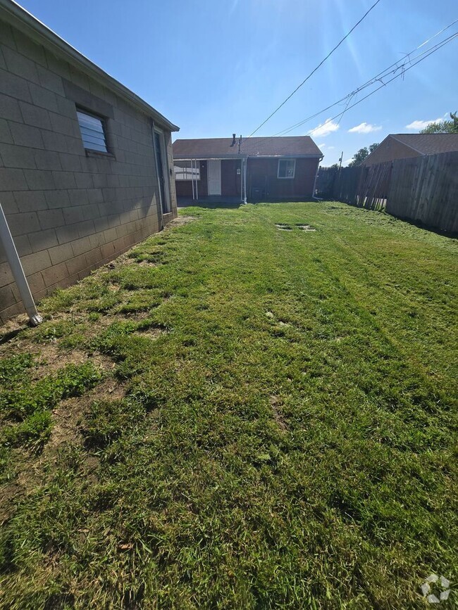 Building Photo - 3 BEDROOM SINGLE FAMILY Rental