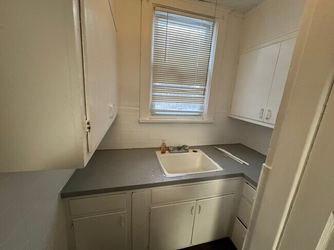 Photo - 443-445 Scott St Unit 1R