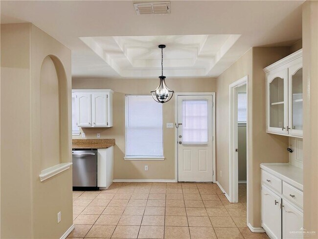Photo - 14 West Dr Unit 2